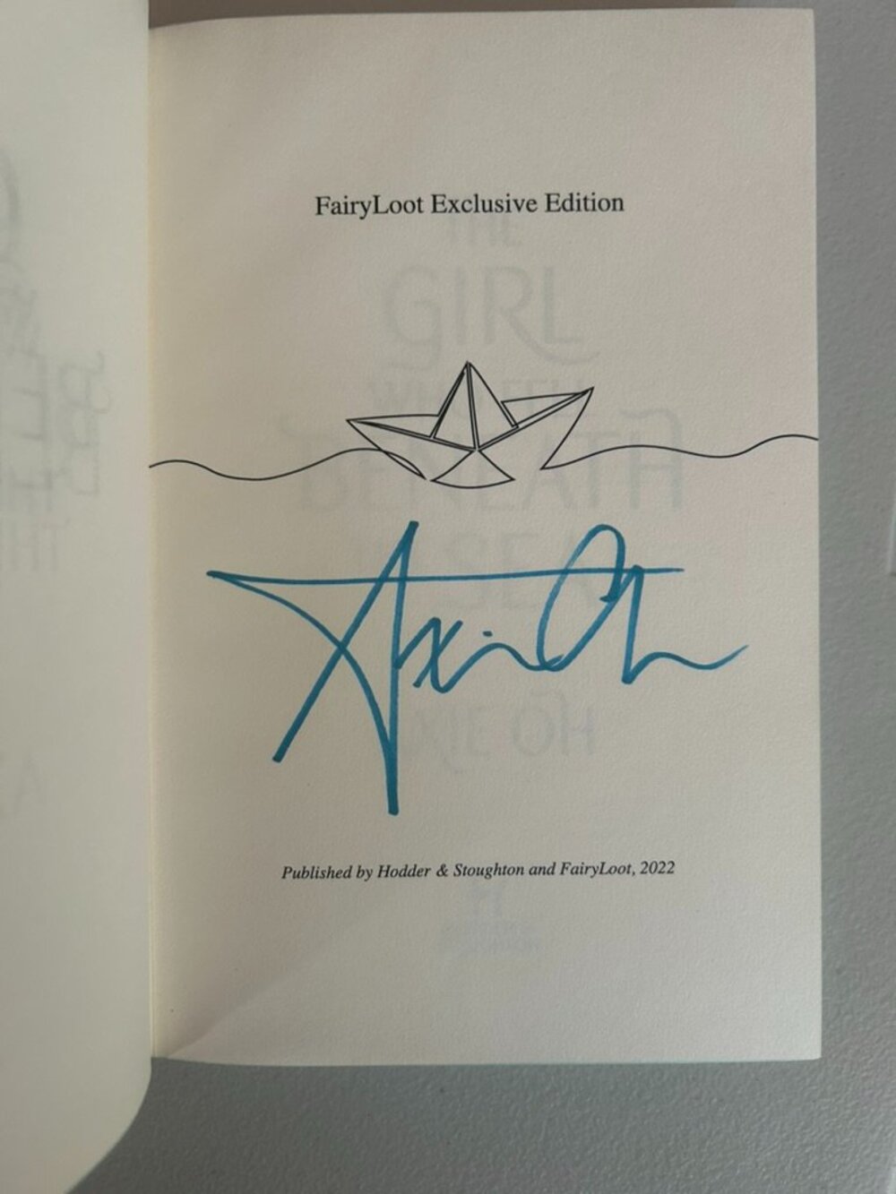 The Girl Who Fell Beneath the Sea (FairyLoot Special Edition) SIGNED - Picture 6 of 12